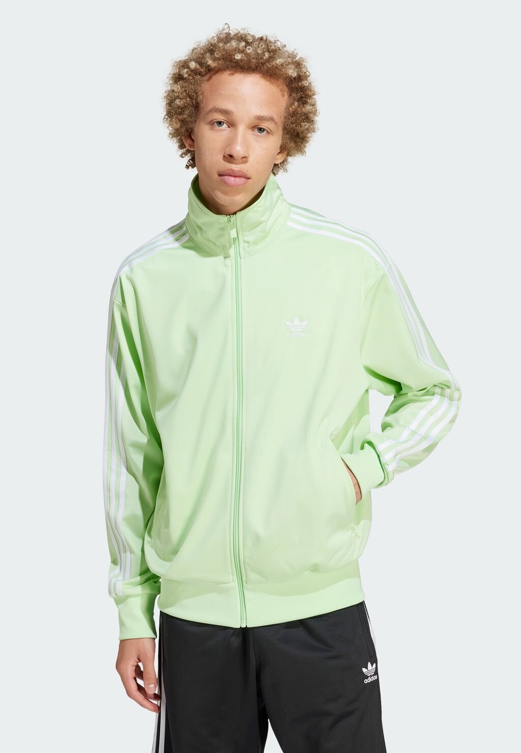 

Демисезонная куртка FBIRD adidas Originals, цвет semi green spark