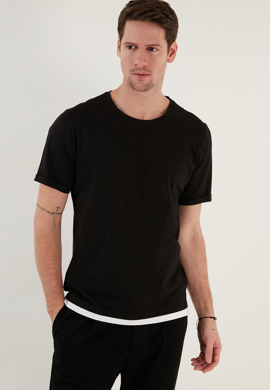 

Футболка базовая REGULAR FIT Buratti, цвет black