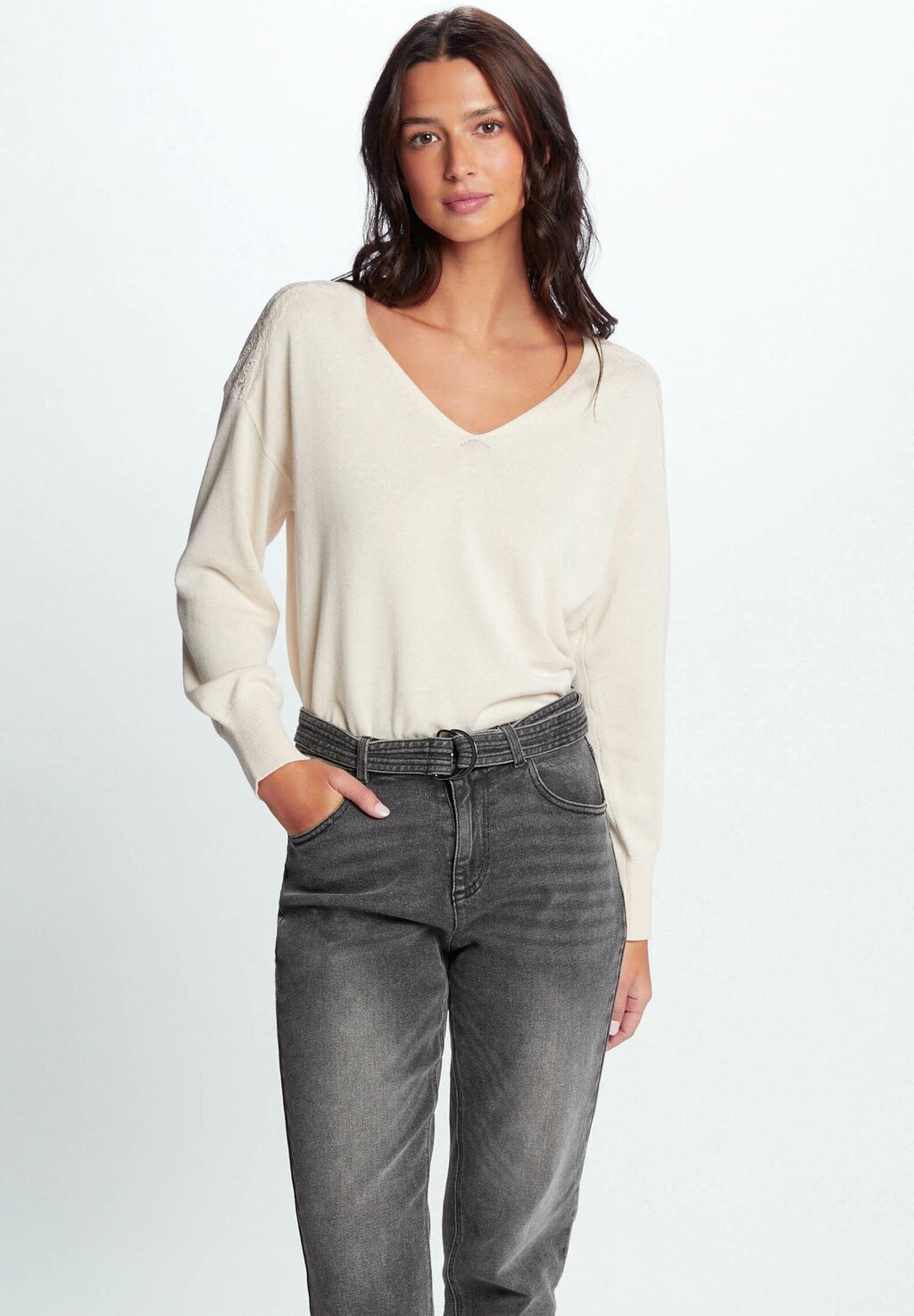 

Вязаный свитер V-NECK AND LONG SLEEVES Morgan, цвет ivoire