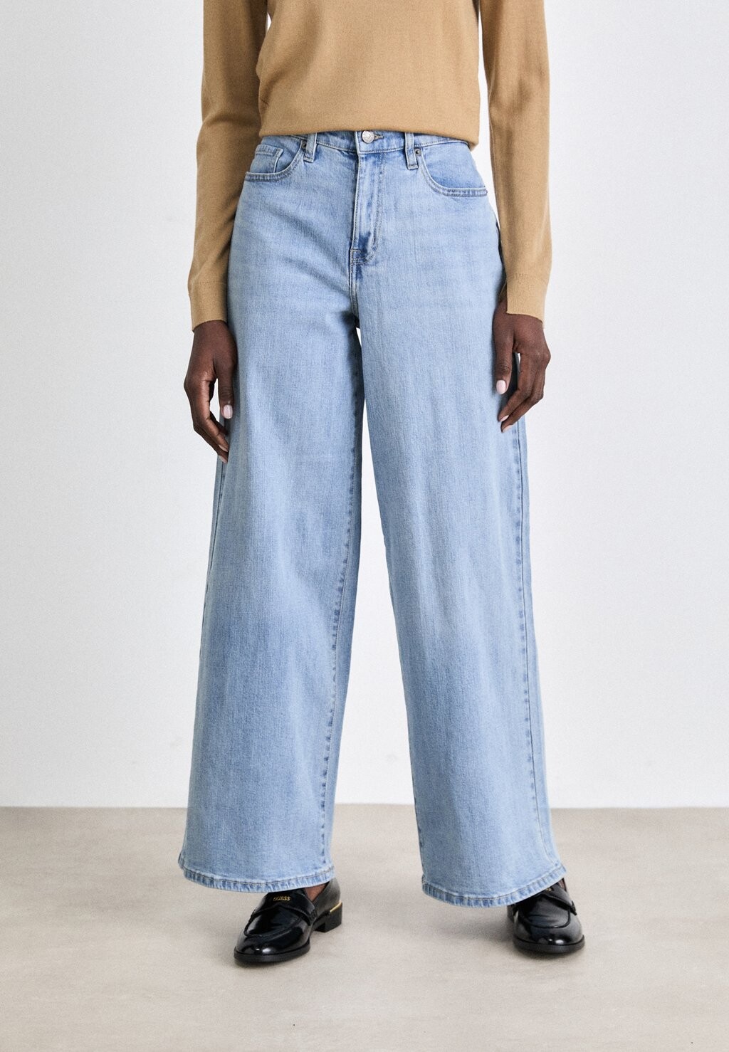 

Джинсы свободного кроя HIGH RISE WIDE LEG DKNY, светло-голубые джинсы