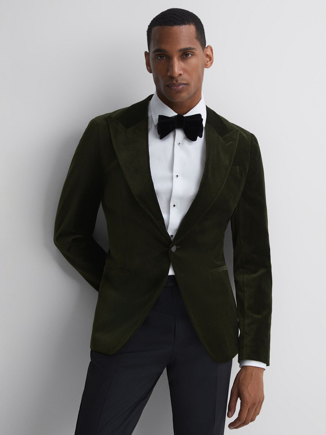 

Бархатная куртка приталенного кроя Reiss, изумруд