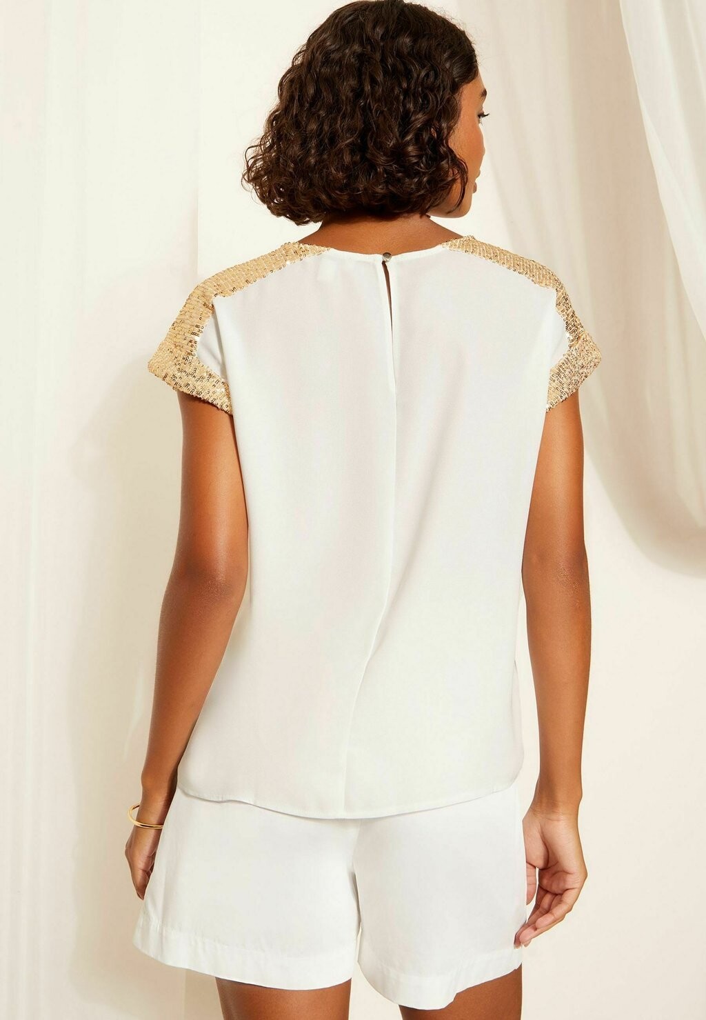 

Блуза SEQUIN EMEBELLISHED REGULAR FIT Friends Like These, белый