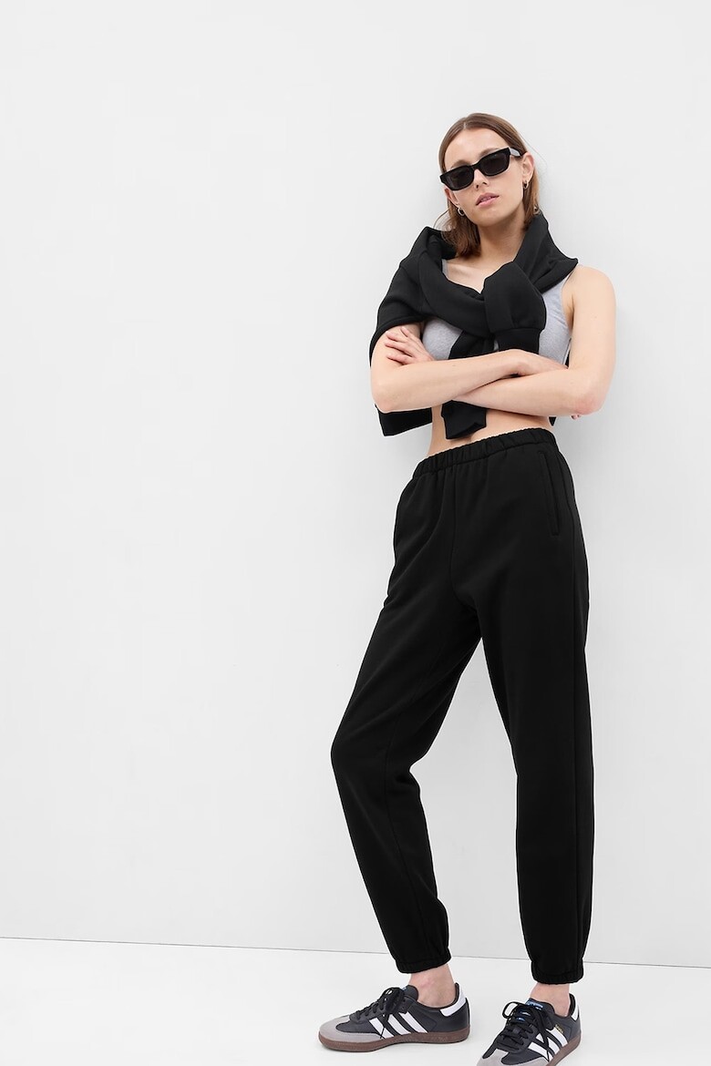

Свободные спортивные штаны Gap, черный