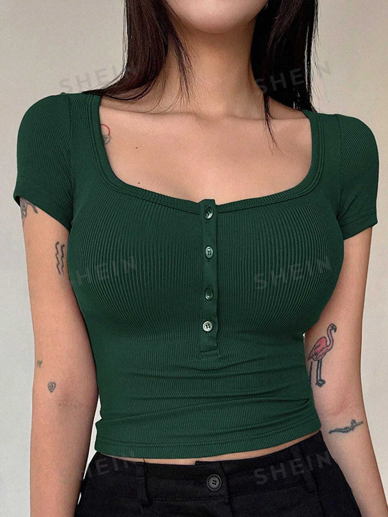 DAZY Женская однотонная футболка узкого кроя с полупланкой, темно-зеленый
