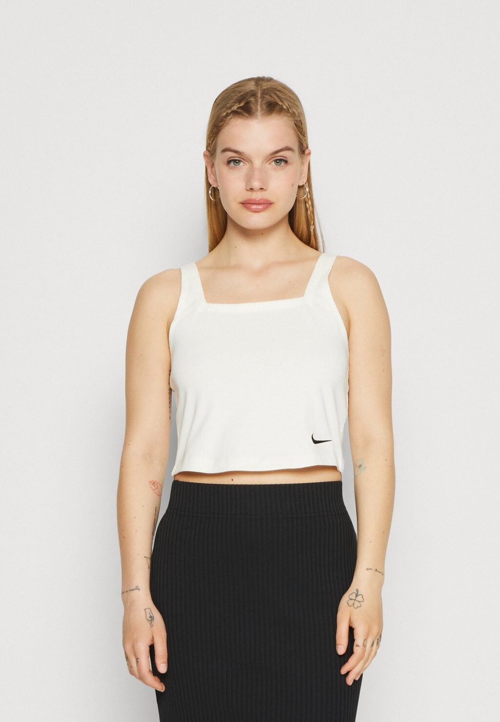 

Топ Nike