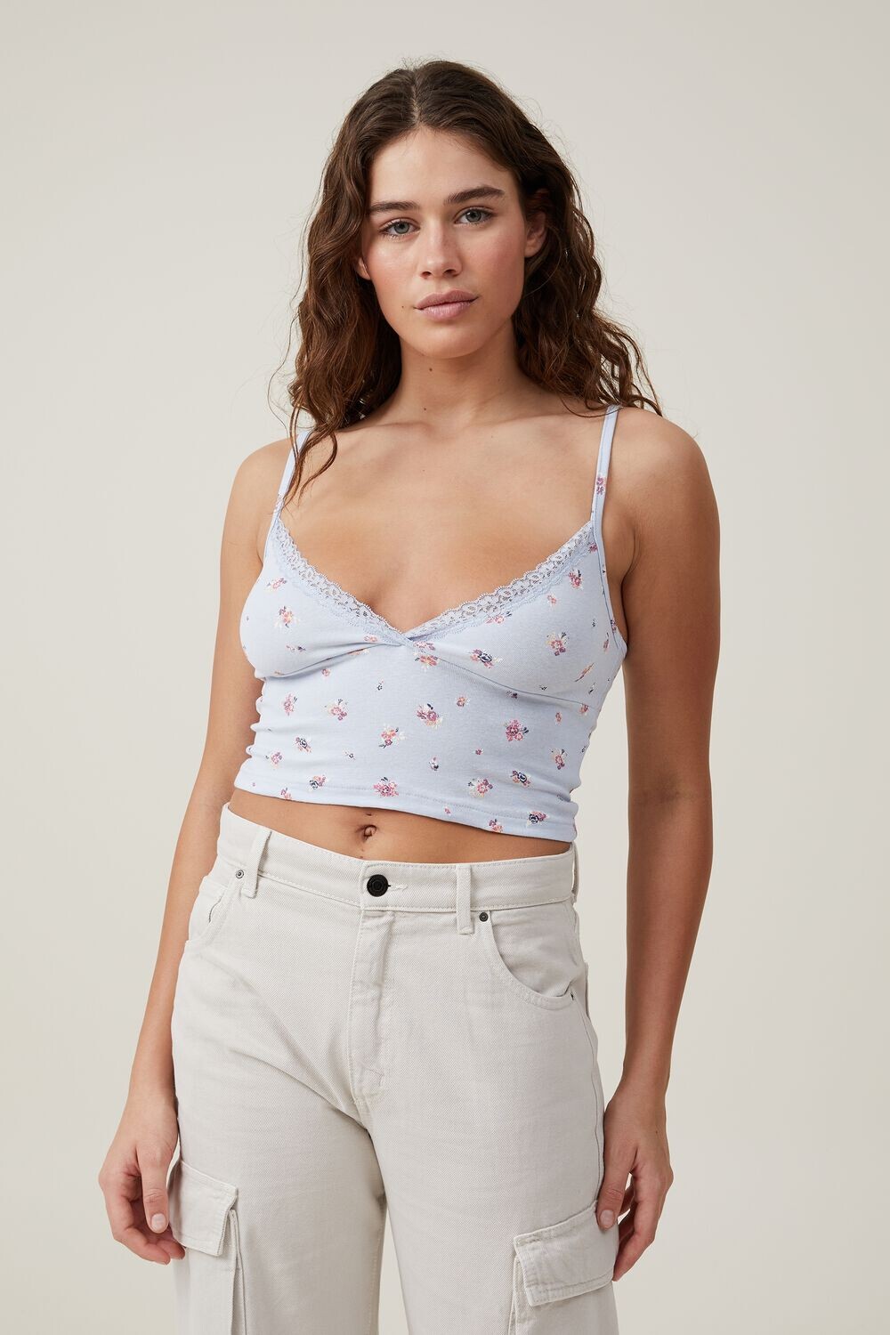 

Майка Sammie Cross спереди Cotton On