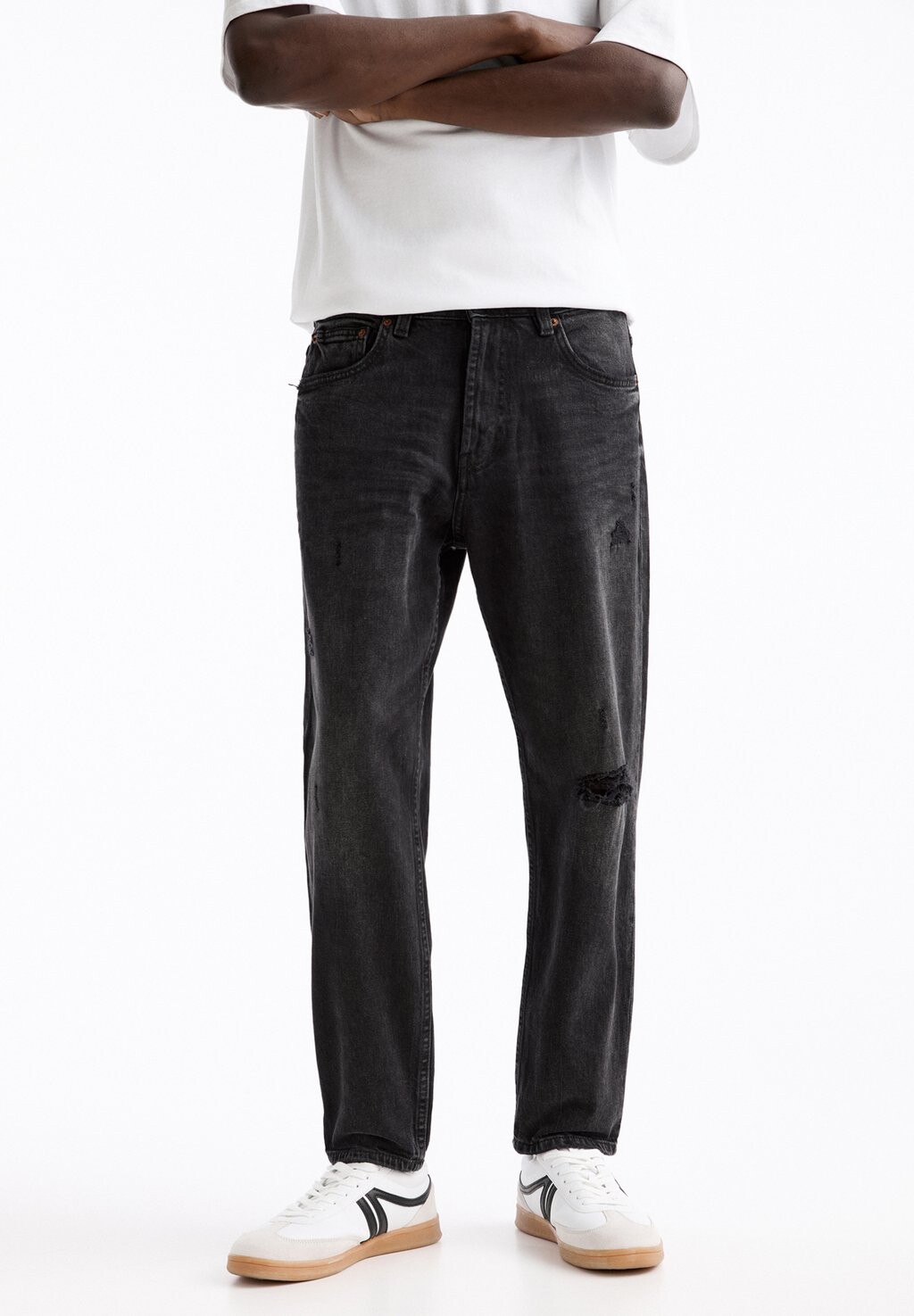 

Джинсы узкого кроя RIPPED PULL&BEAR, цвет black