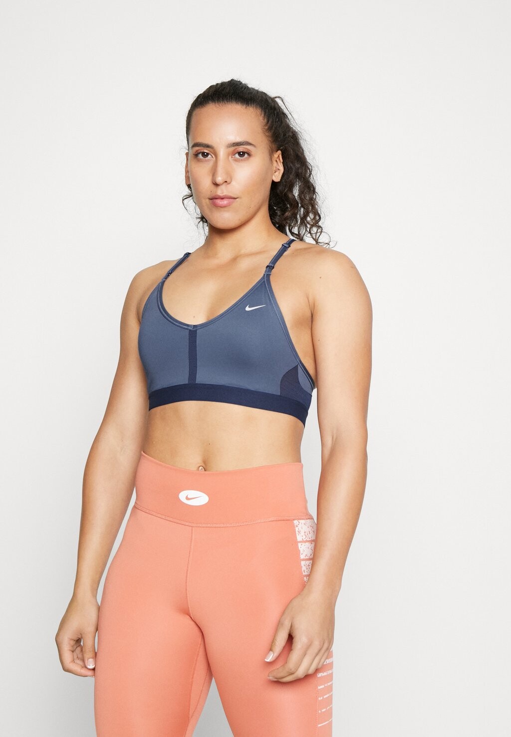 

Спортивный бюстгальтер с легкой поддержкой Nike, синий