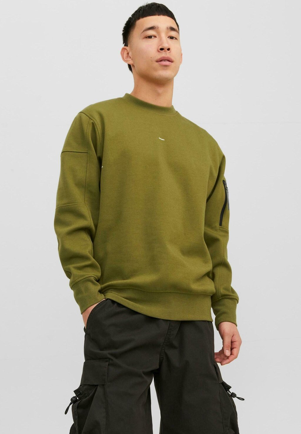 

Толстовка JCOSHADE CREW NECK Jack & Jones, оливковая ветвь, Зеленый