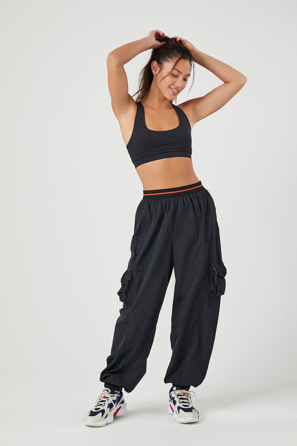 

Джоггеры Active Cargo с карманами Forever 21, черный
