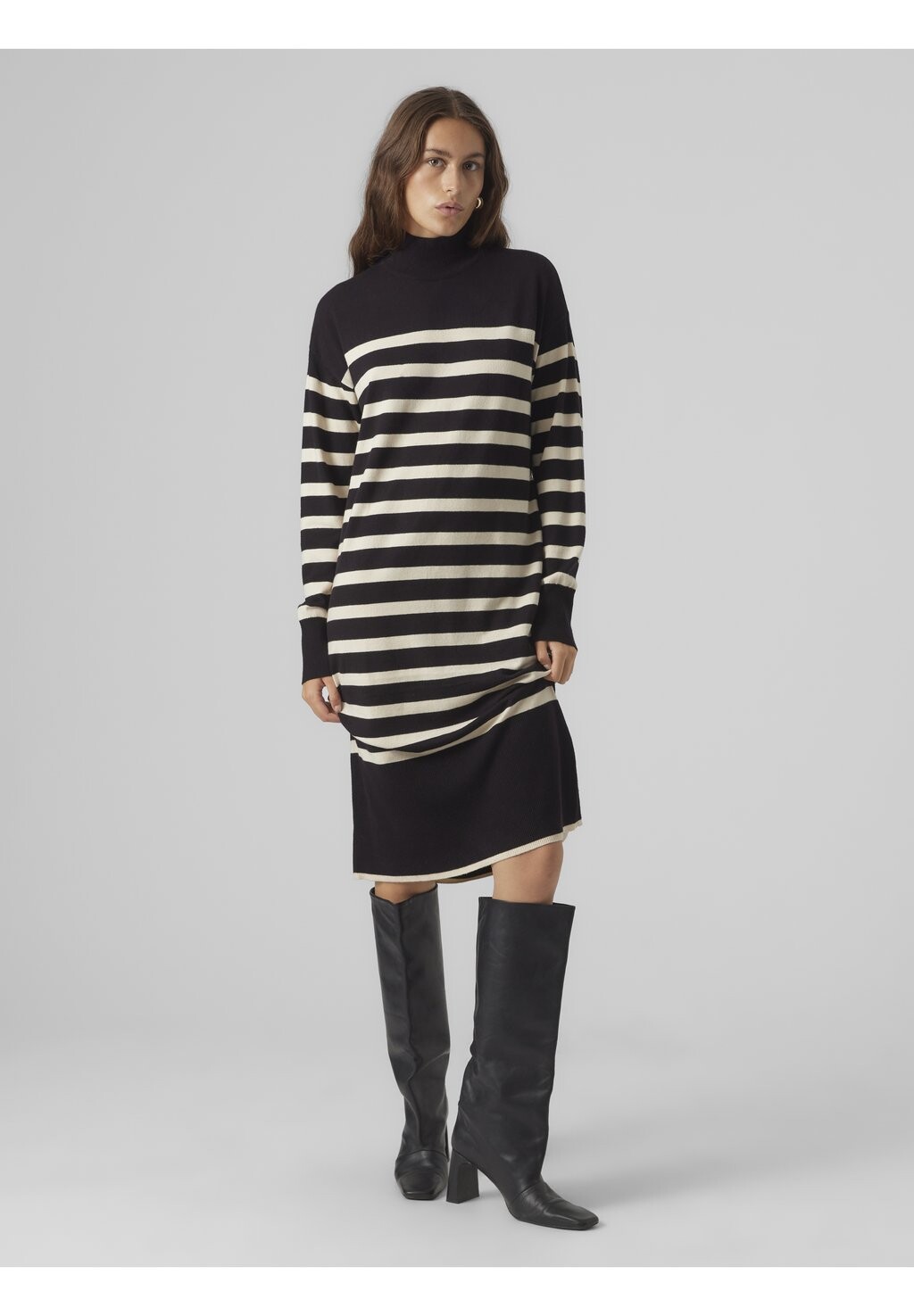 

Вязаное платье Vero Moda, черный