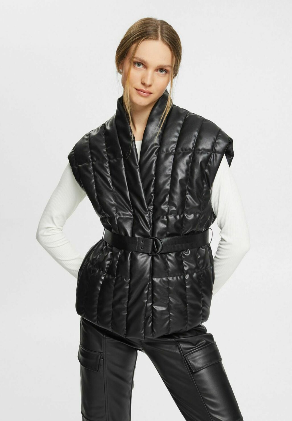 

Жилет Esprit, черный