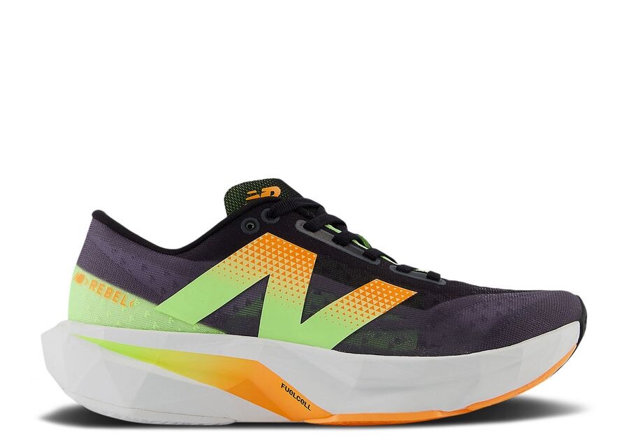 

Кроссовки New Balance Wmns FuelCell Rebel V4, цвет Black White Peach