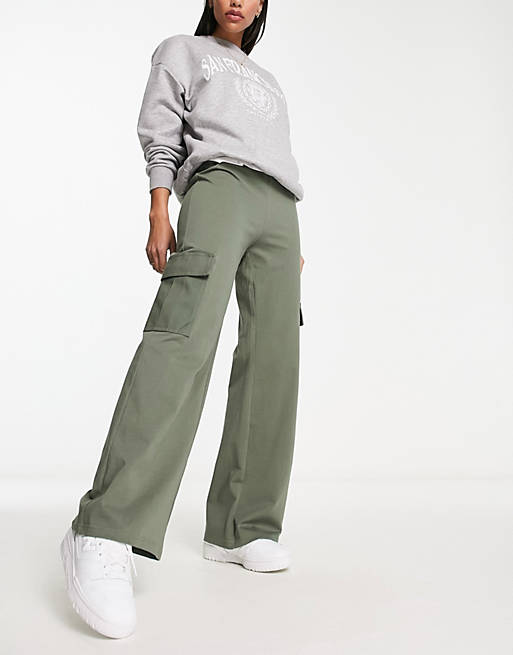 Армейско-зеленые брюки карго Urban Revivo