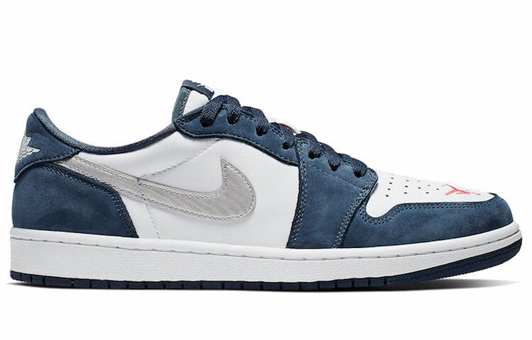 

Кроссовки Nike Air Jordan 1 Low SB Midnight Navy, темно-синий / белый / серебристый металлик