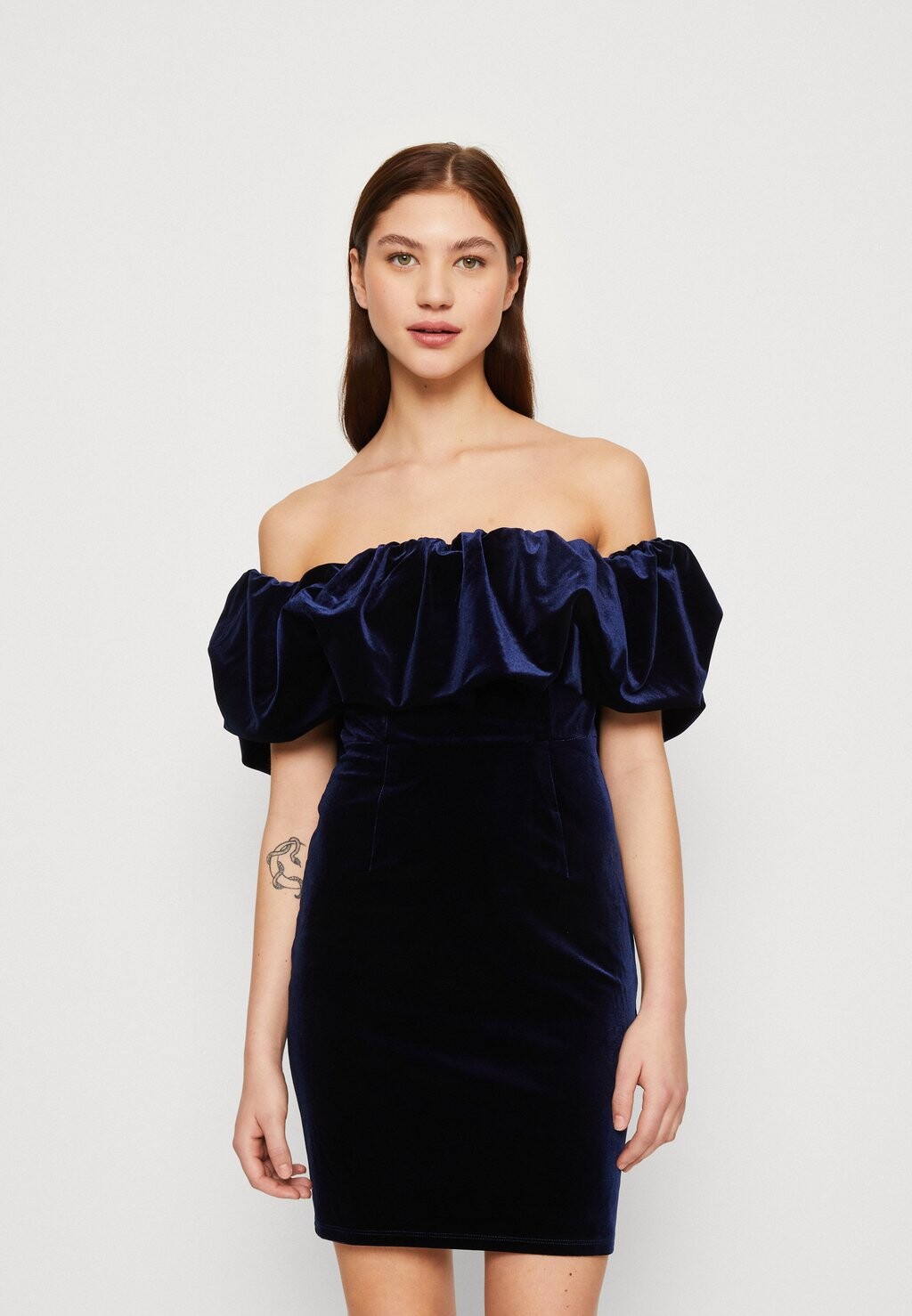 

Коктейльное платье Gina Tricot, синий