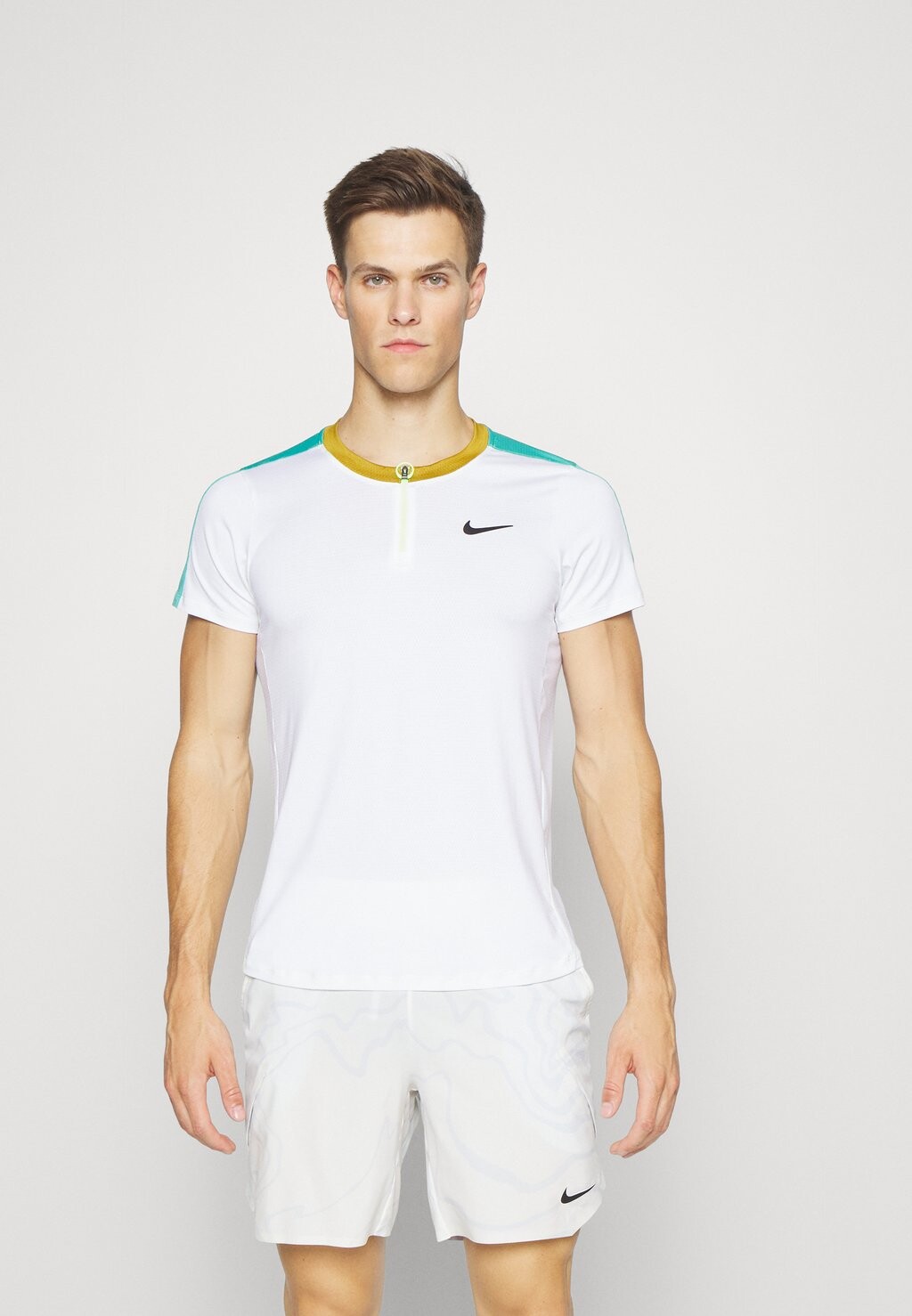 

Футболка Nike
