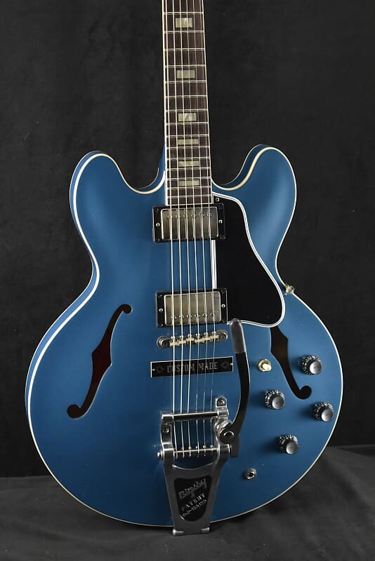 

Электрогитара Gibson Custom Shop 1964 ES-335 Reissue Pelham Blue Bigsby VOS NH