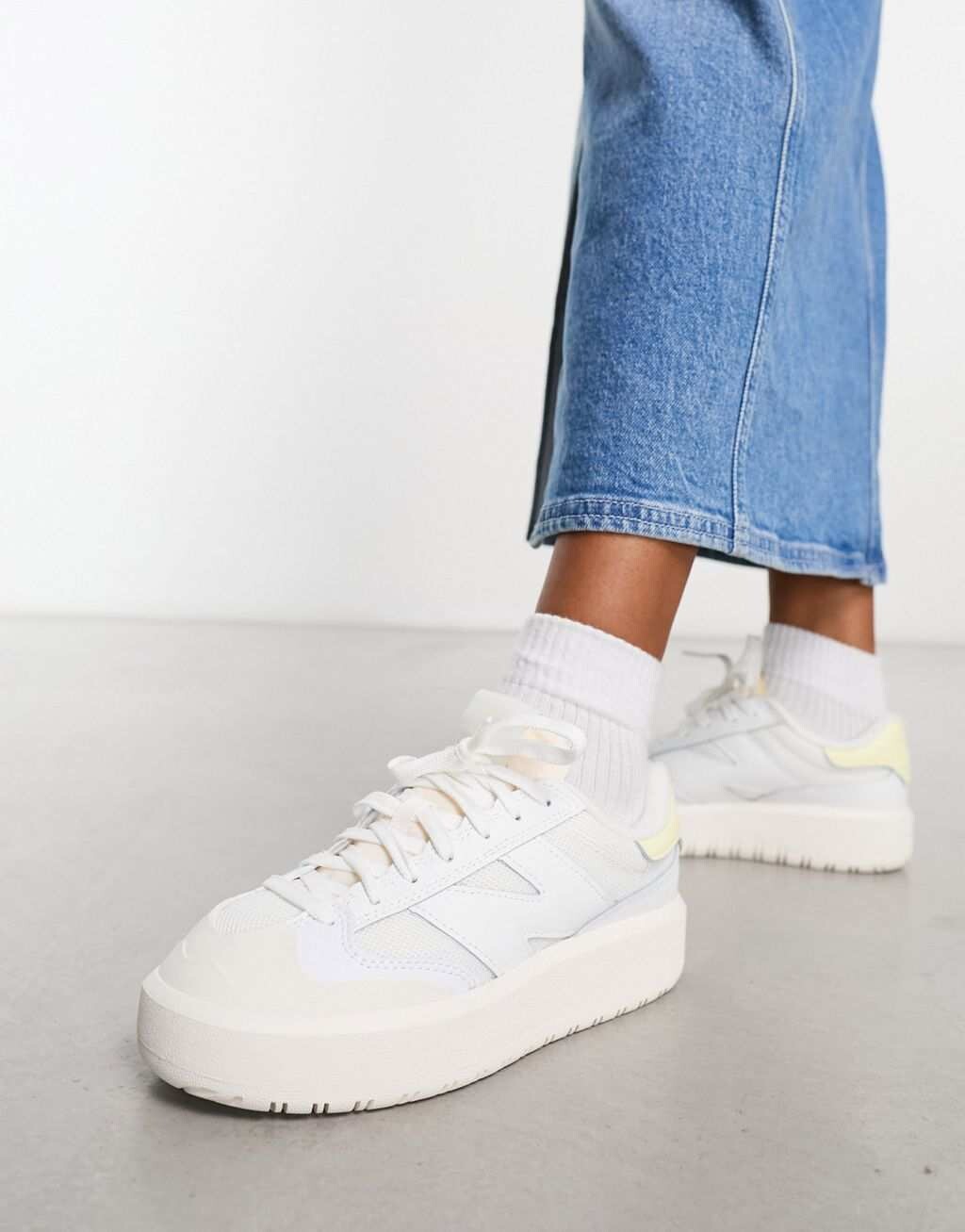 

Бело-желтые кроссовки New Balance CT302, Желтый