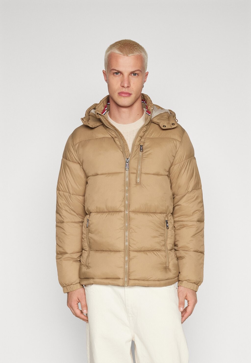 

Куртка Jack & Jones КОРОТКАЯ ПУХОВАЯ КУРТКА JPRBLUEDDIE, цвет elmwood