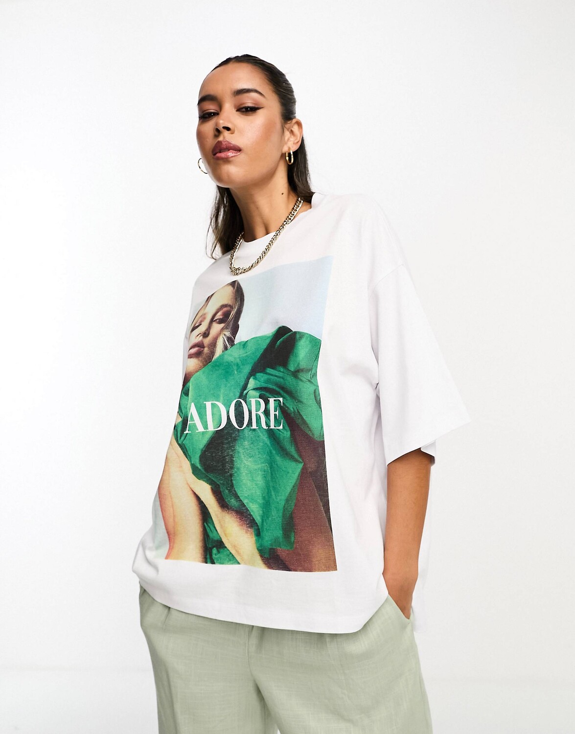 

Белая футболка оверсайз с зеленой фотографией ASOS DESIGN