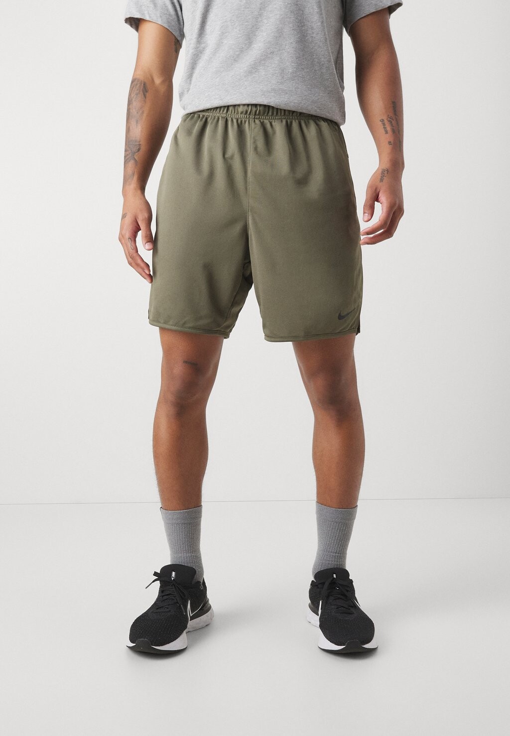 

Спортивные шорты Totality Nike, цвет medium olive/black
