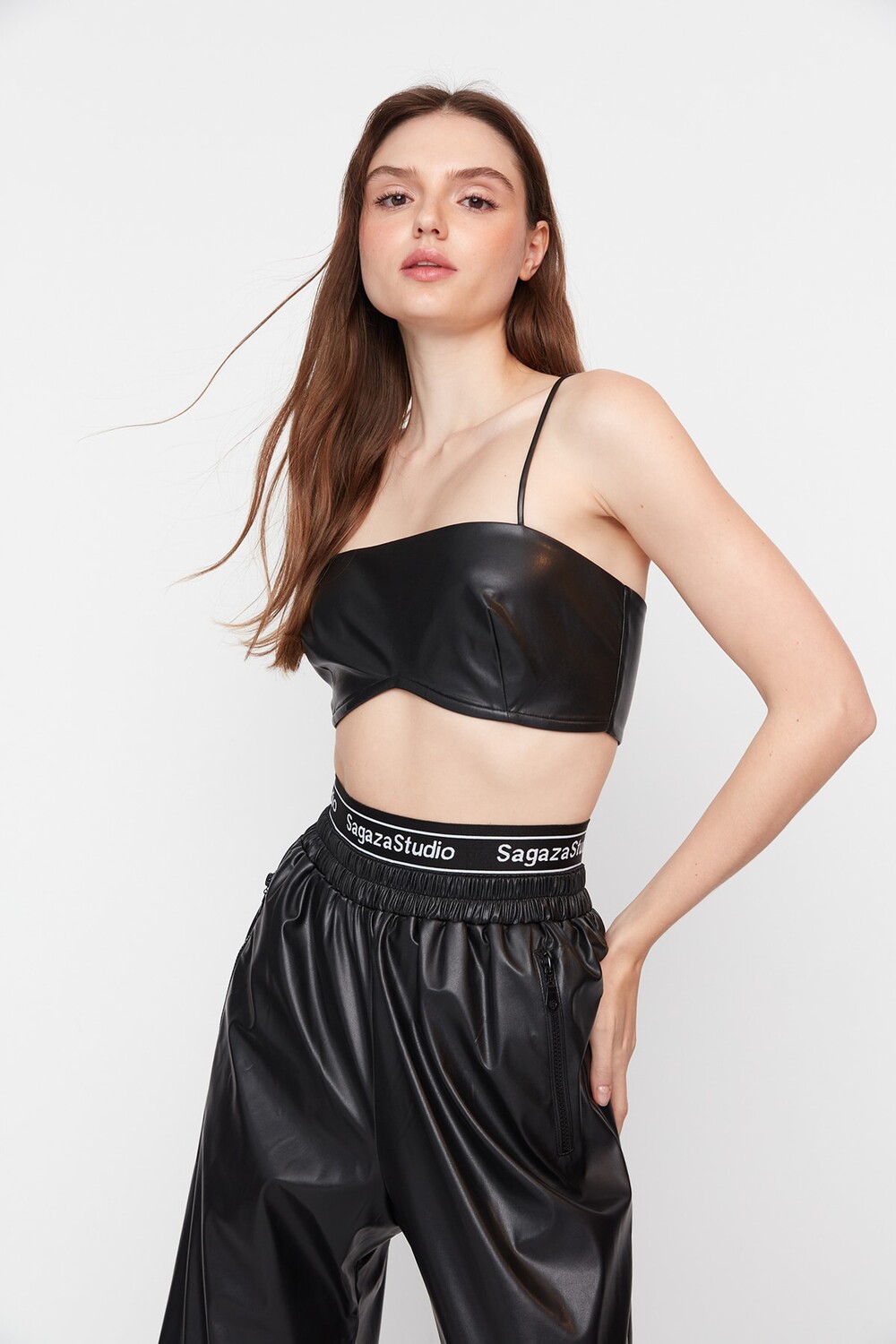 

Бюстье Trendyol x Sagaza Studio из искусственной кожи, черный