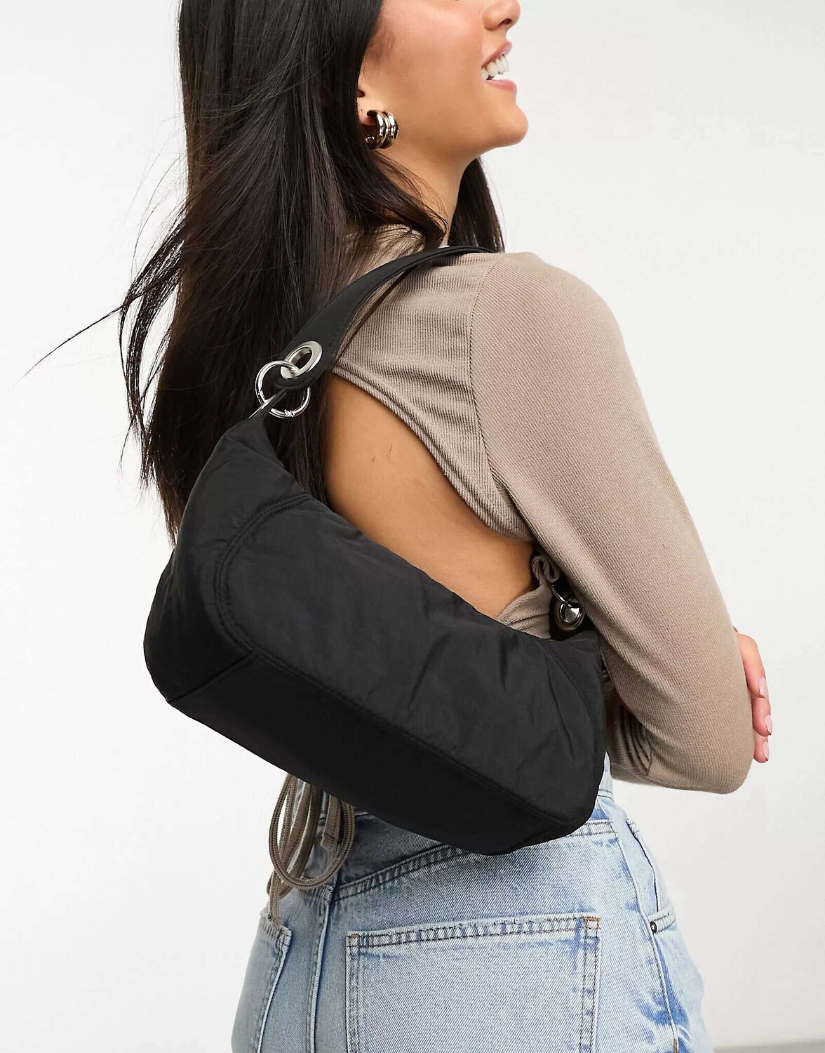 

Черная сумка на плечо из мятого нейлона с двойным кольцом ASOS