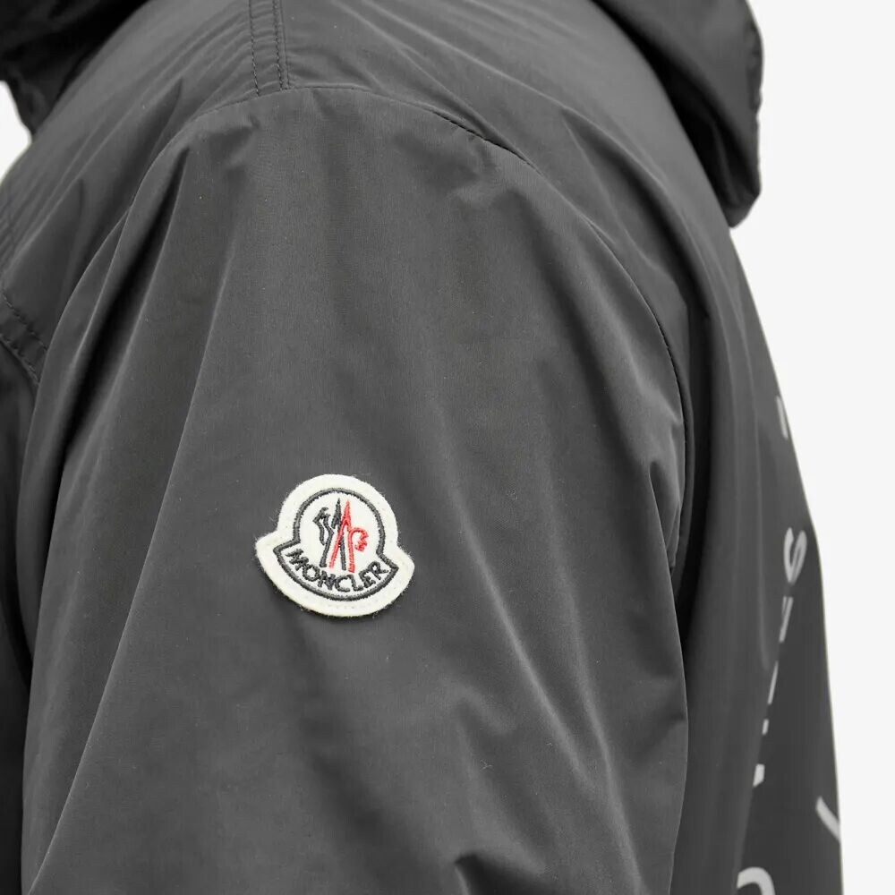 

Moncler Clapier Мягкая нейлоновая куртка, черный