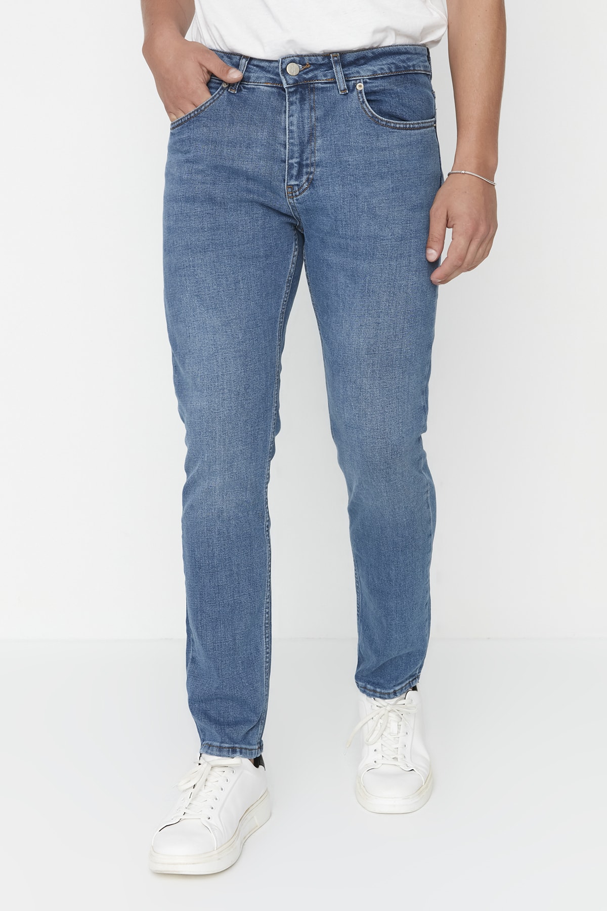 Джинсы Trendyol зауженные, голубой джинсы зауженные s oliver прилегающий силуэт карманы размер 158 голубой
