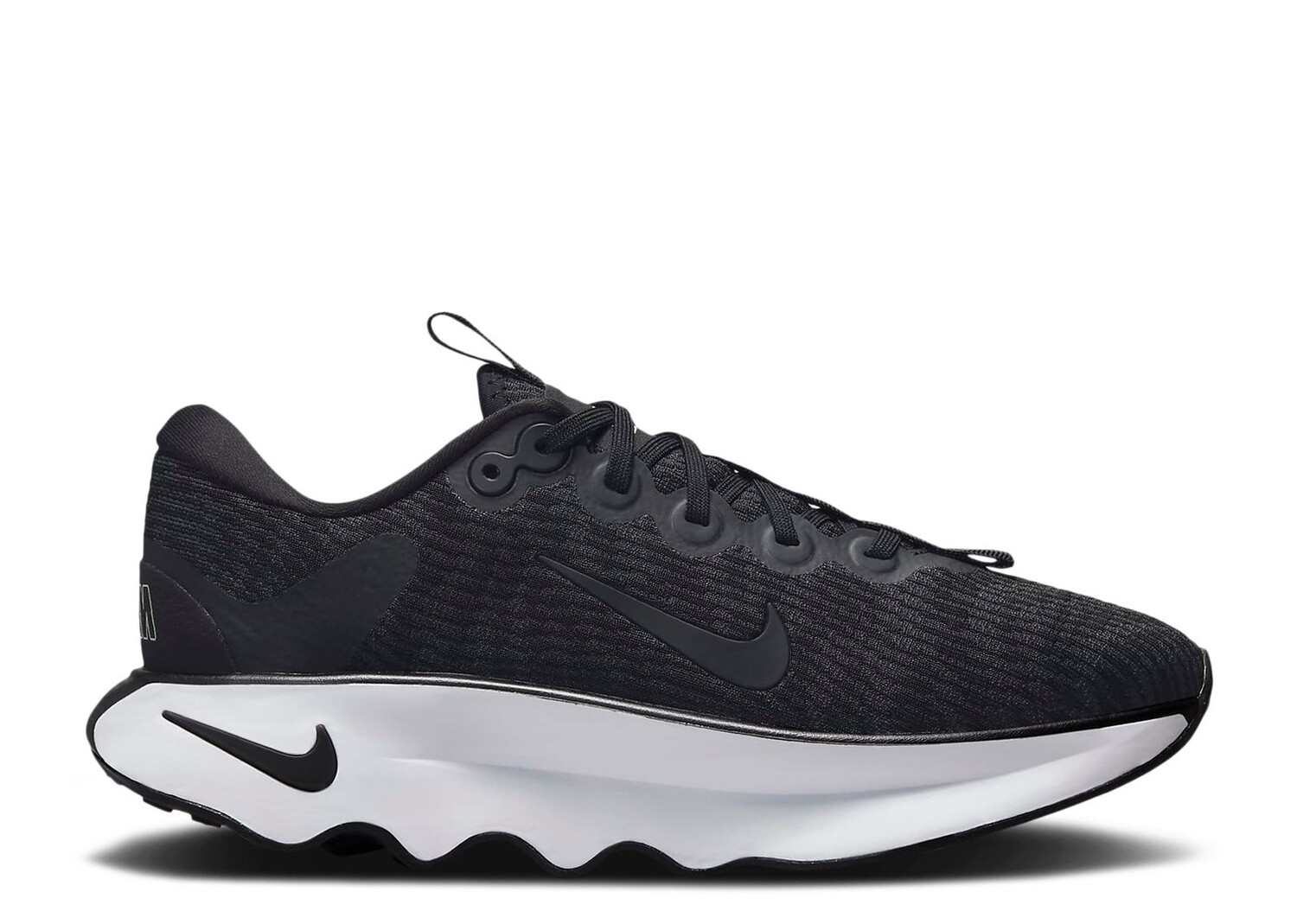 

Кроссовки Nike Wmns Motiva 'Black White', черный