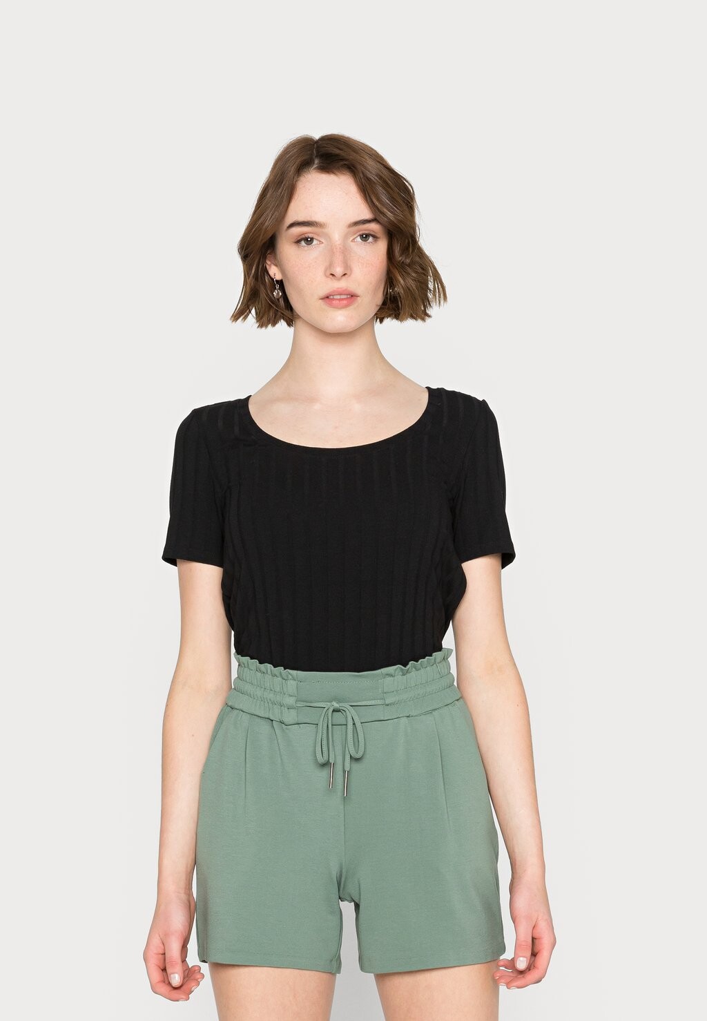 

Футболка с принтом Vero Moda, черный