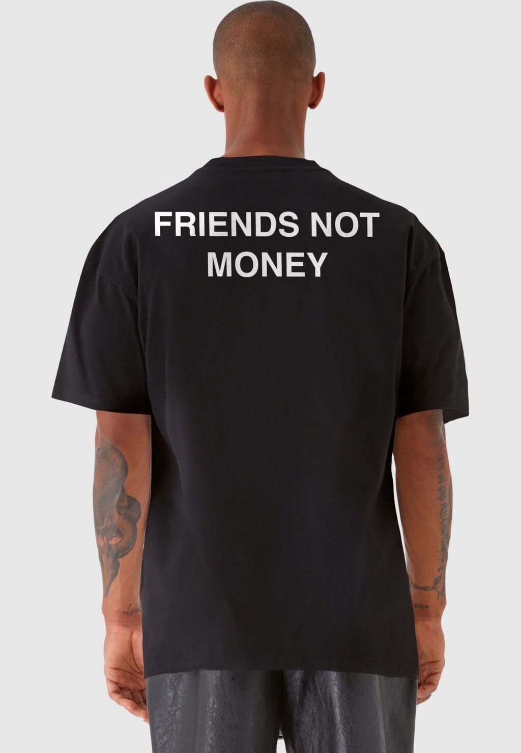 

Футболка с принтом TEE FRIENDS NOT MONEY 9N1M SENSE, черный