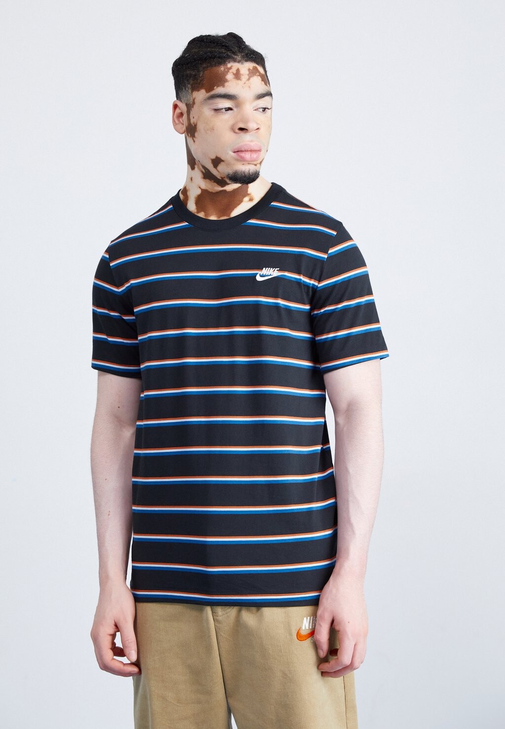 Футболка с принтом Tee Club Stripe Nike, цвет black/burnt sunrise