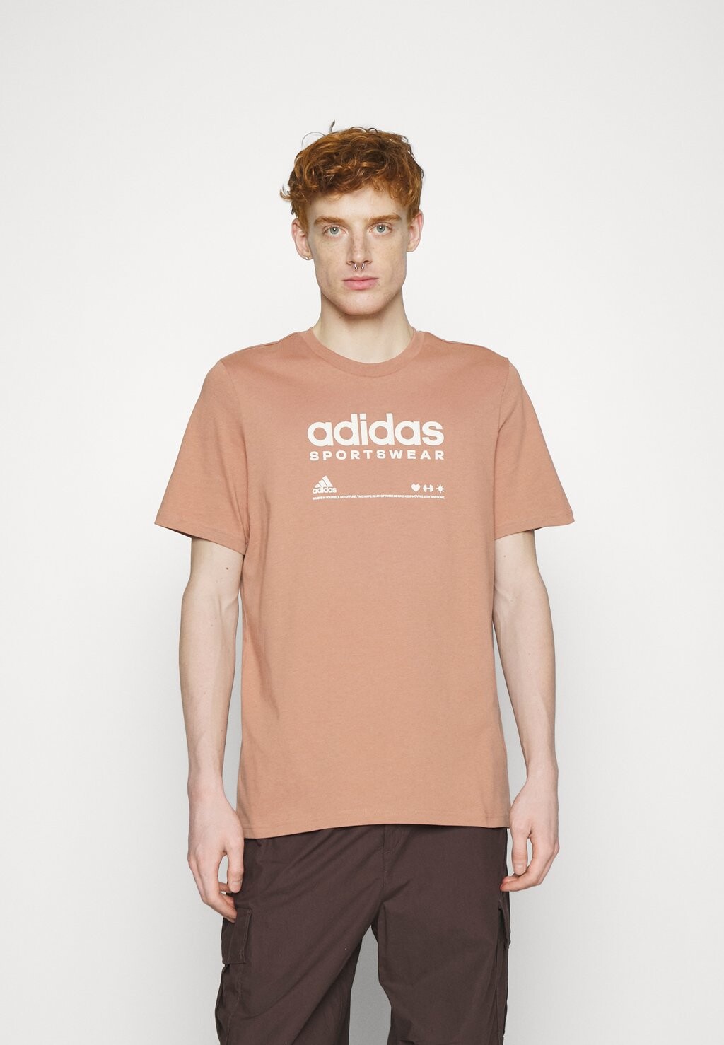 

Футболка с принтом Adidas, Коричневый