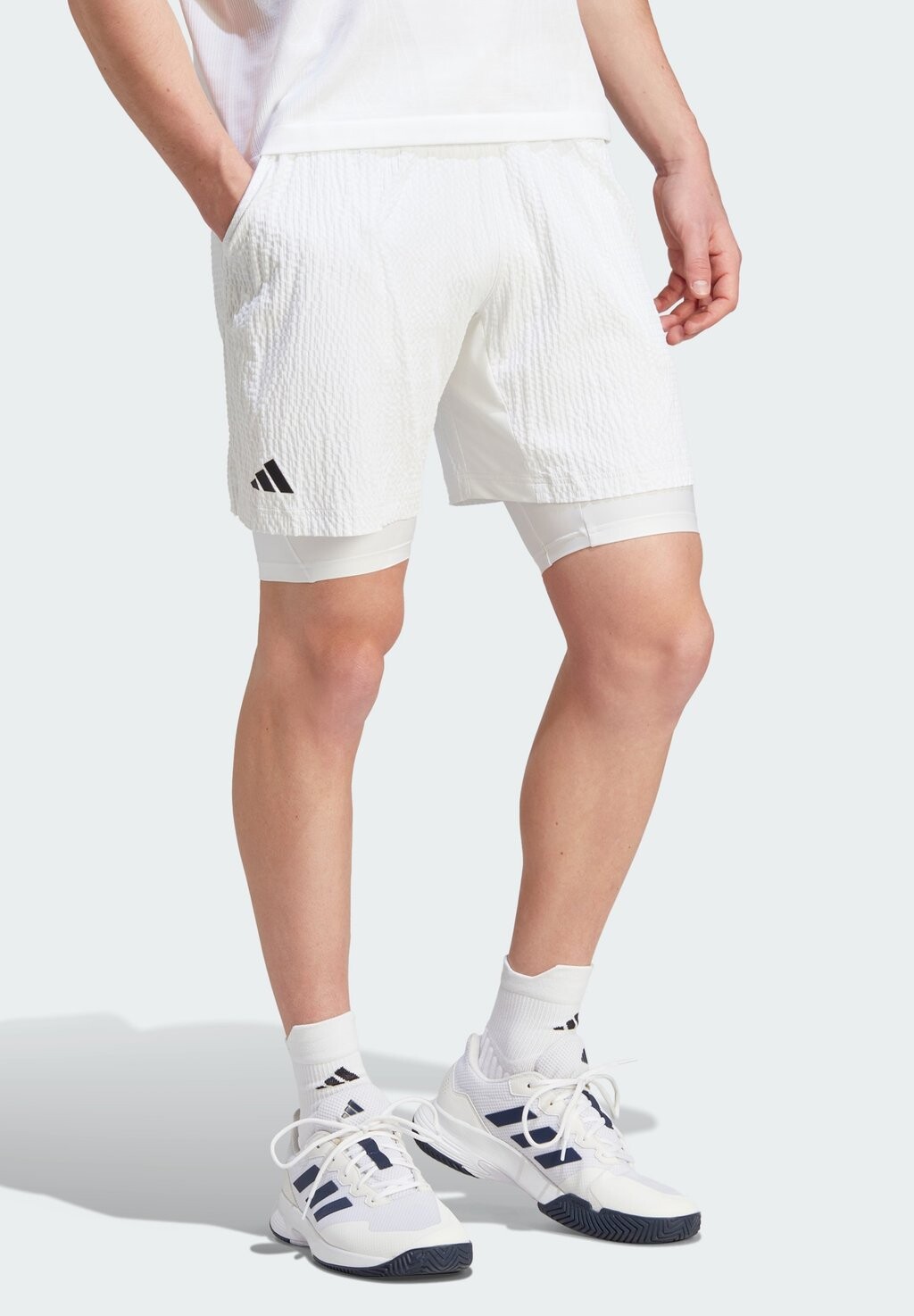 

Спортивные шорты Adidas
