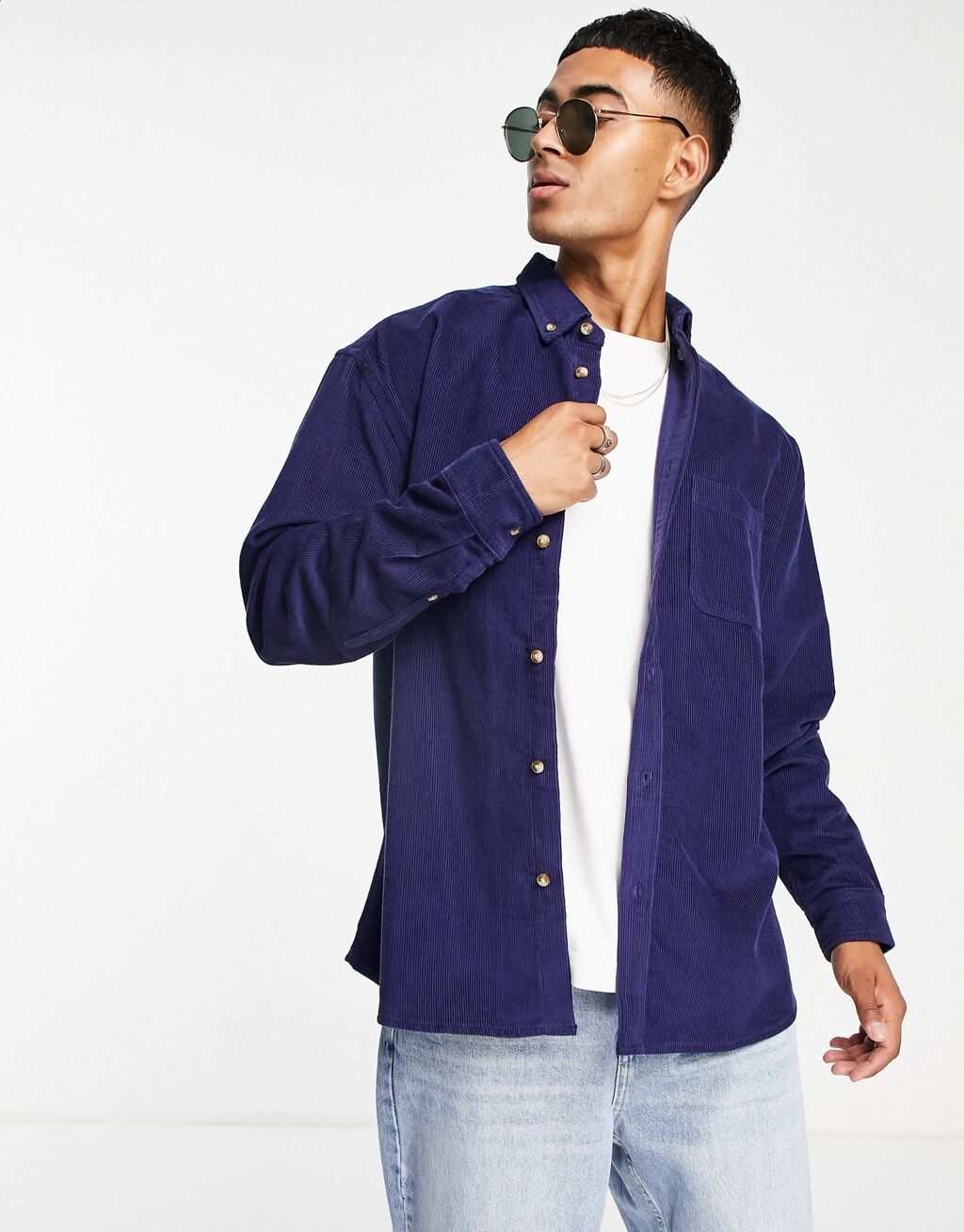 

Темно-синяя вельветовая рубашка оверсайз в стиле 90-х ASOS DESIGN