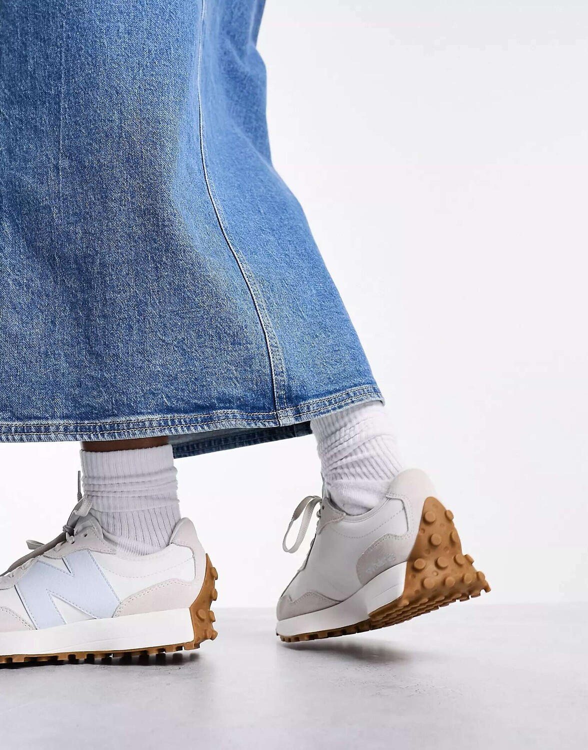 

Кроссовки New Balance 327 бело-синего цвета, Синий