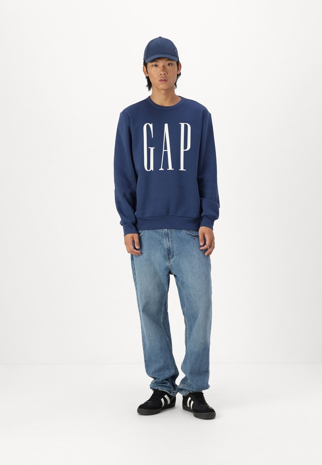 

Спортивный свитер GAP, черный