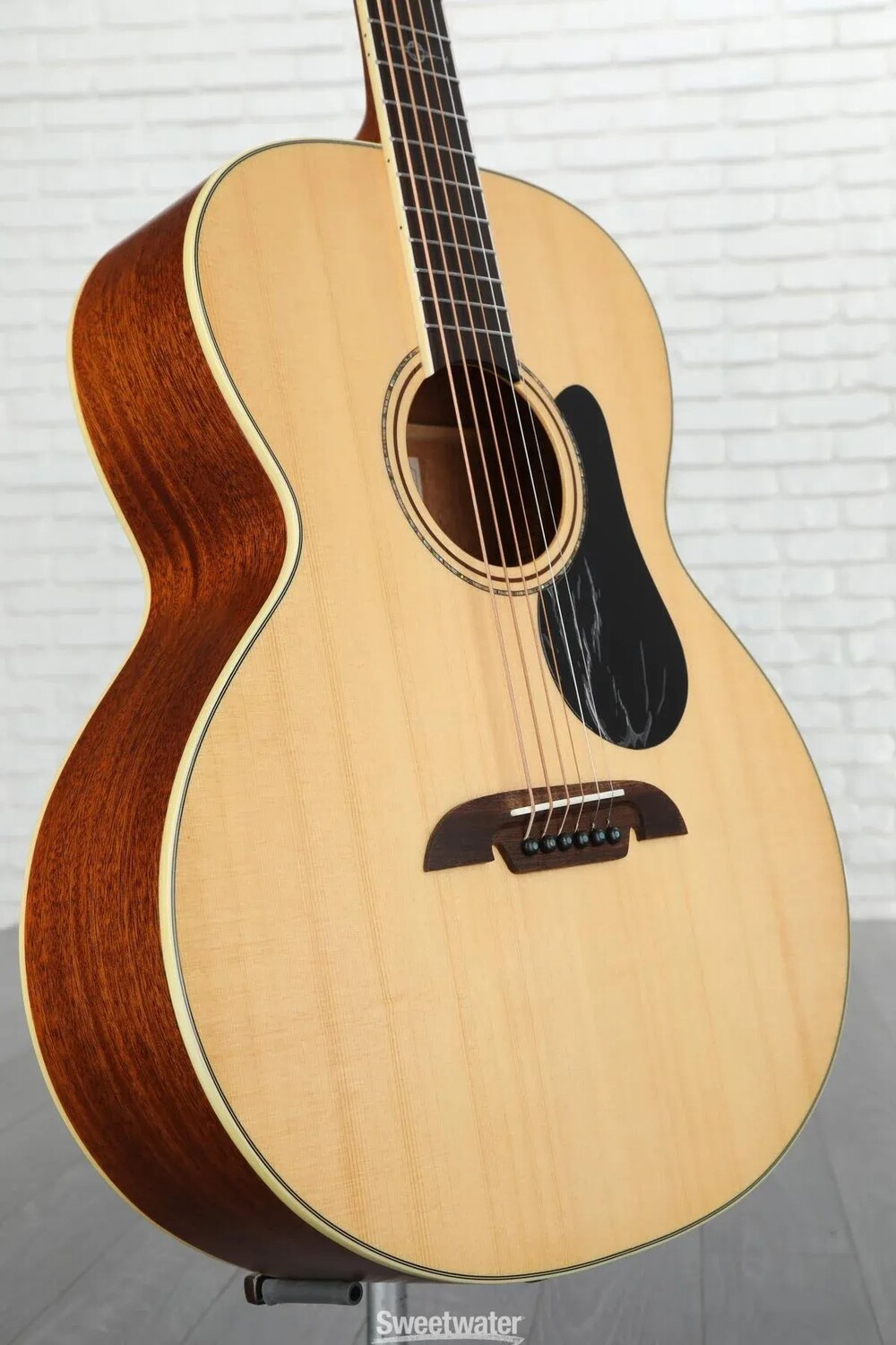 

Alvarez ABT60 Artist 60 Акустическая гитара баритон - натуральный