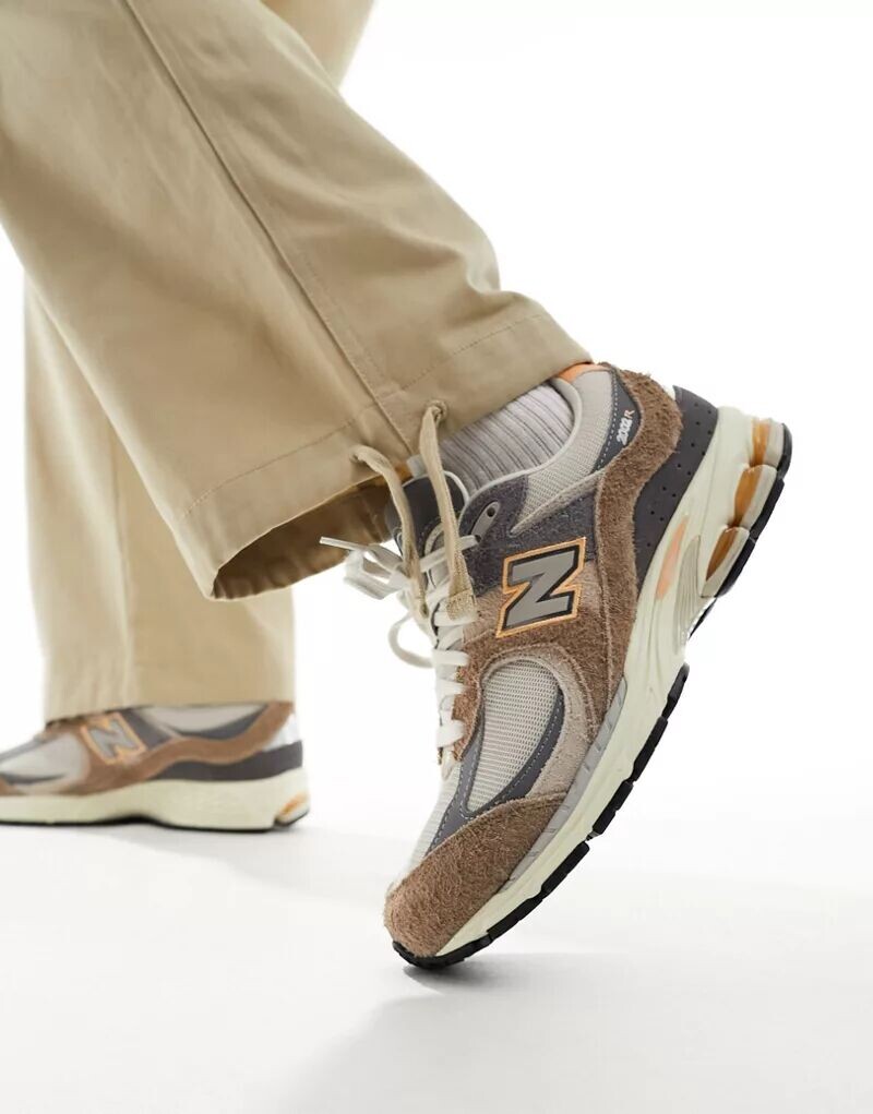 

Кроссовки New Balance 2002 коричнево-оранжевого цвета