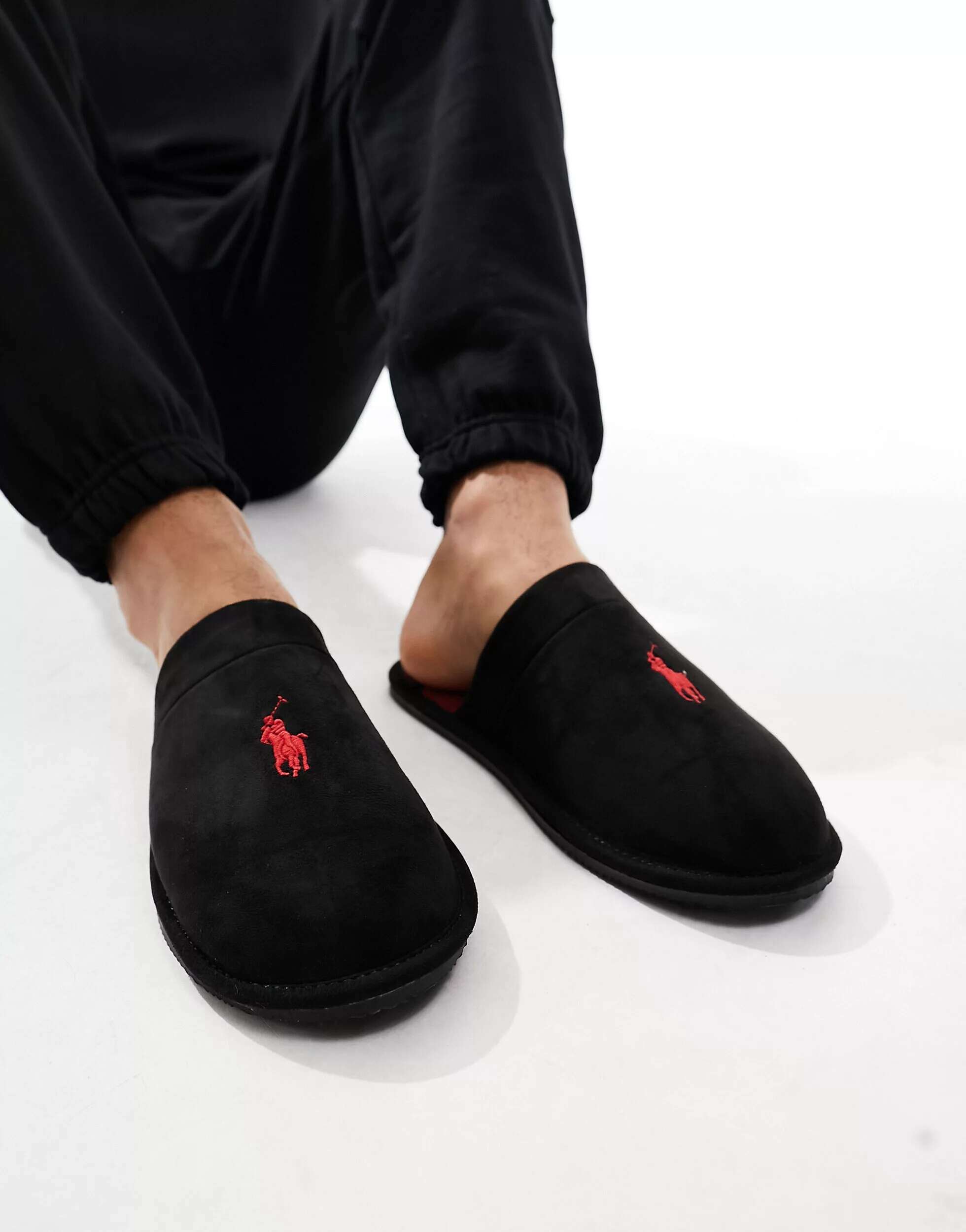 Черные тапочки Polo Ralph Lauren с красным логотипом