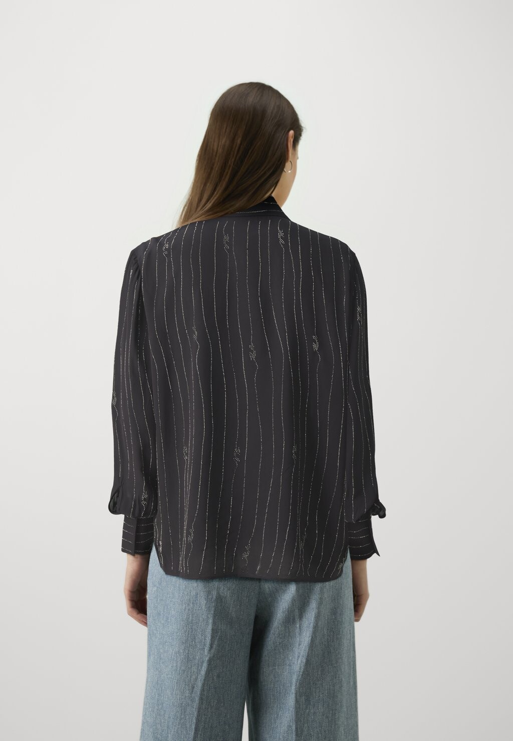 

Блузка на пуговицах RHINESTONE STRIPE SHIRT KARL LAGERFELD, черный