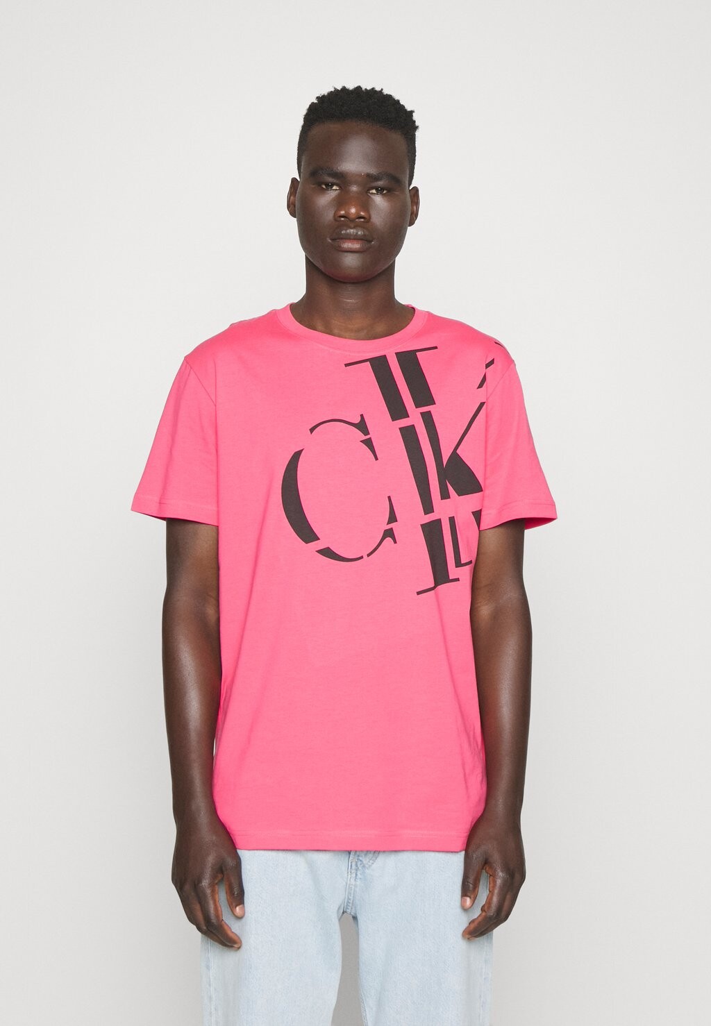

Футболка с принтом Calvin Klein Jeans, розовый