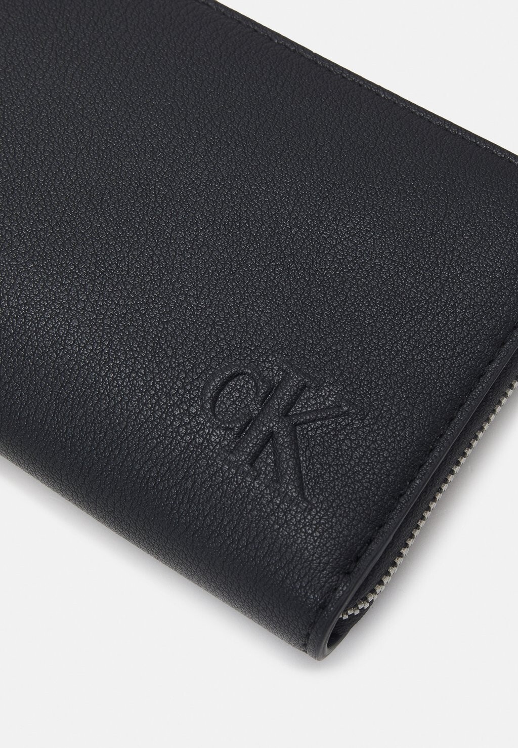 

Кошелек ULTRALIGHT WRISTLET Calvin Klein, черный
