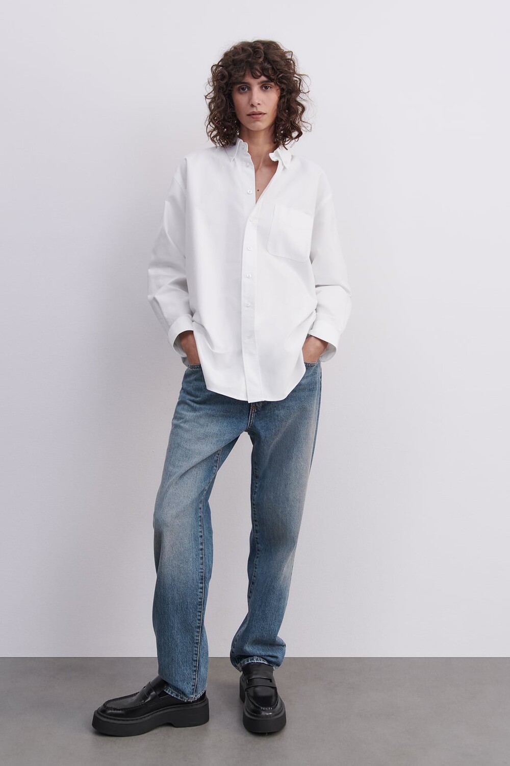 

Оксфордская рубашка оверсайз ZARA, белый