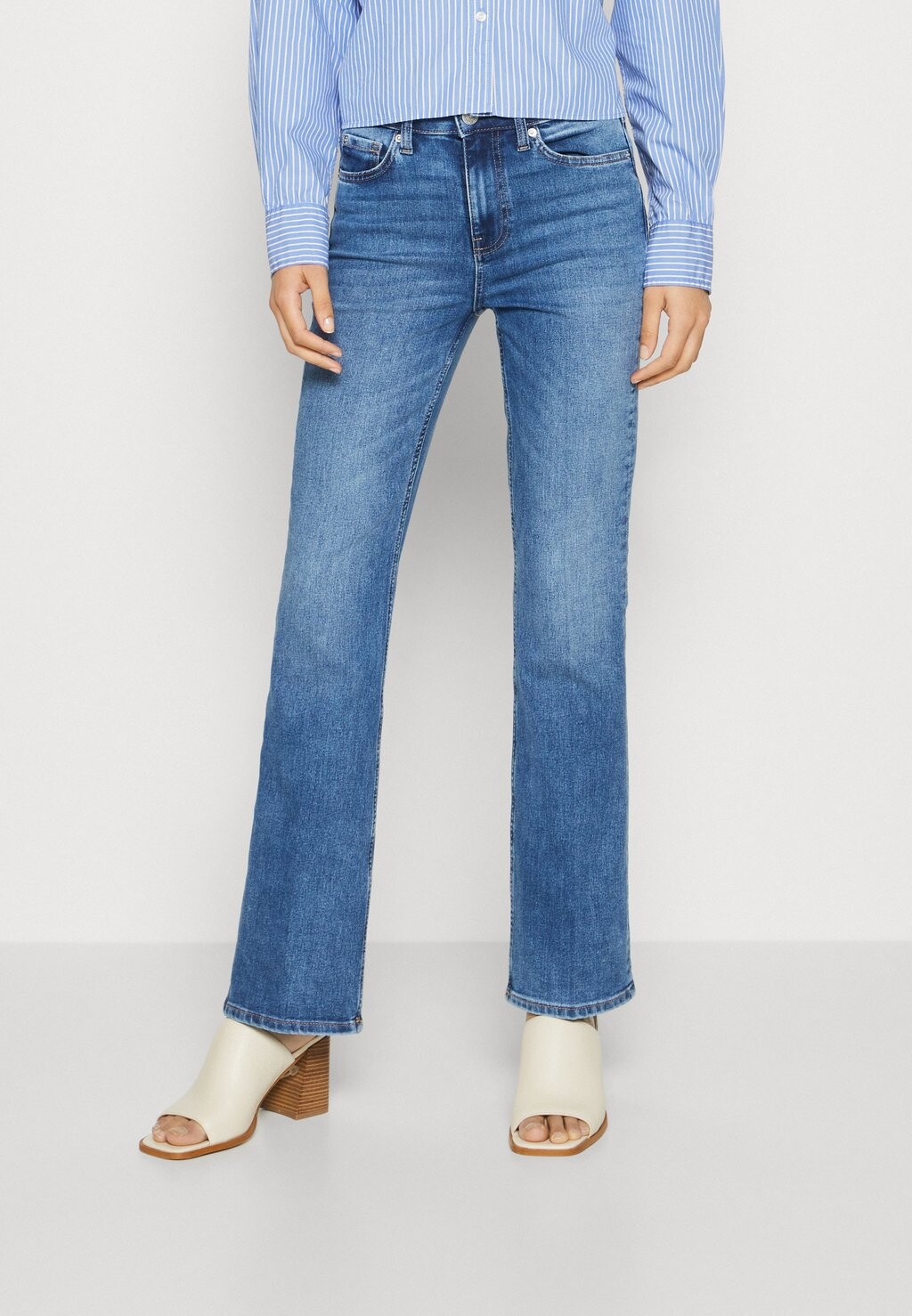 

Джинсы Bootcut Marks & Spencer