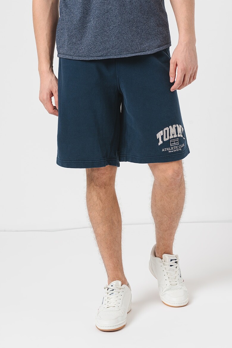 

Шорты-Бермуды свободного кроя и логотипом Tommy Jeans, синий