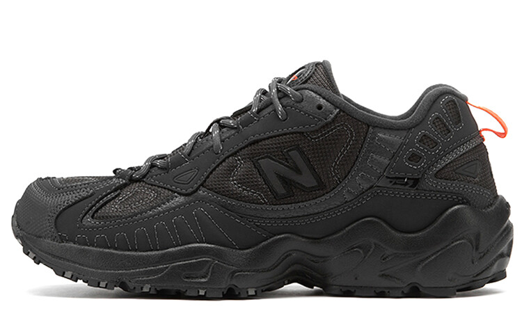 

Кроссовки New Balance 703, черный