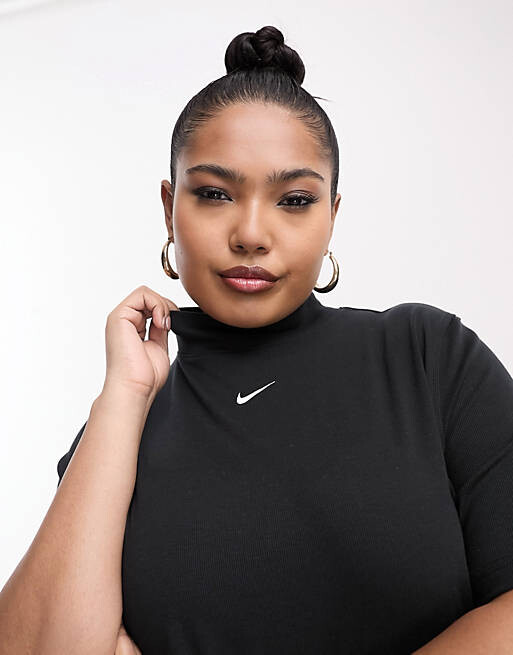 

Черный топ в рубчик Nike Plus Essentials